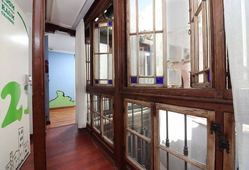 Feel Hostels City Center