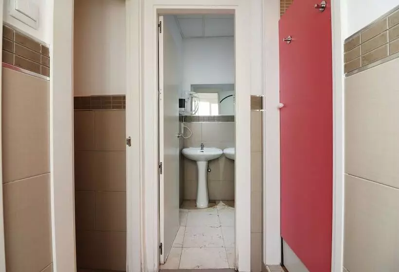 Feel Hostels City Center