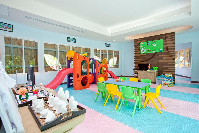 Graceland Khaolak Beachfront Resort