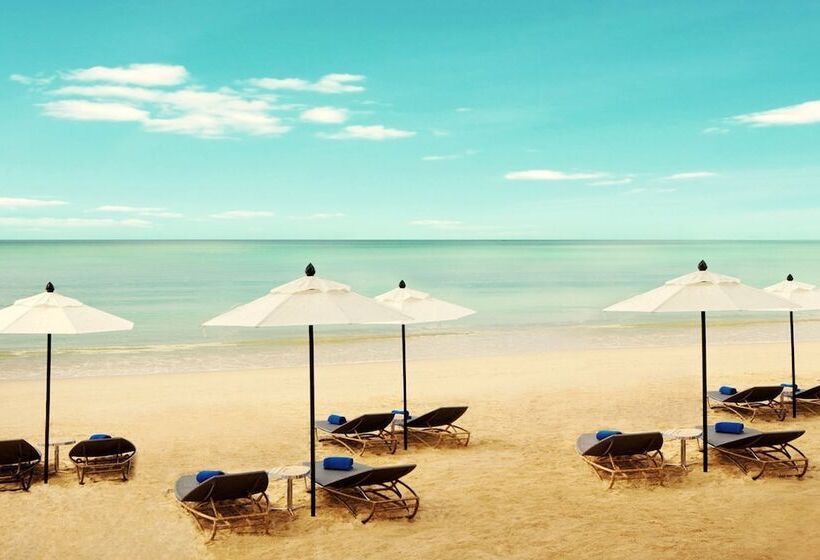 Graceland Khaolak Beachfront Resort