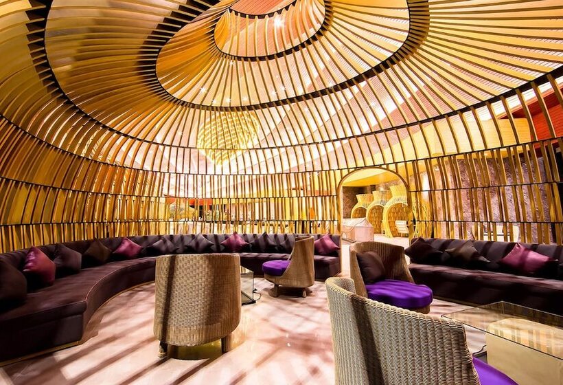 Graceland Khaolak Beachfront Resort