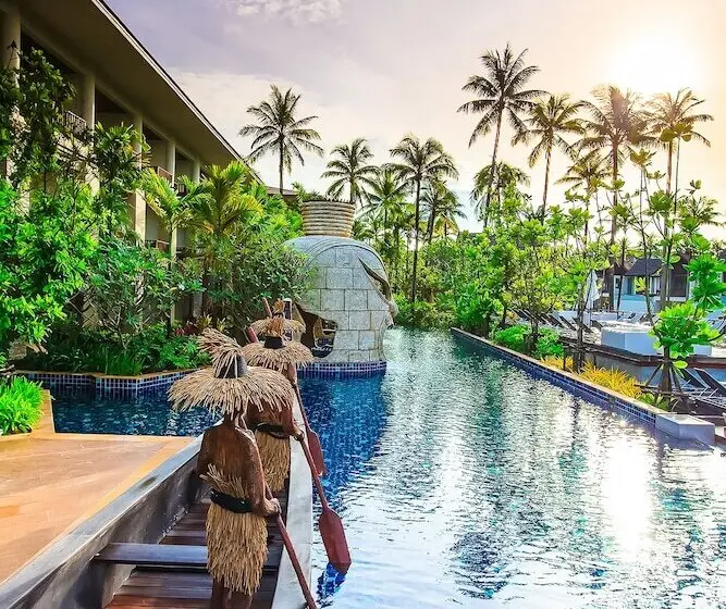 Graceland Khaolak Beachfront Resort