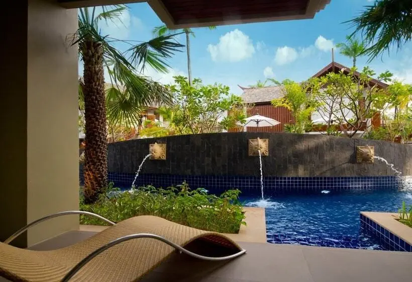 Graceland Khaolak Beachfront Resort