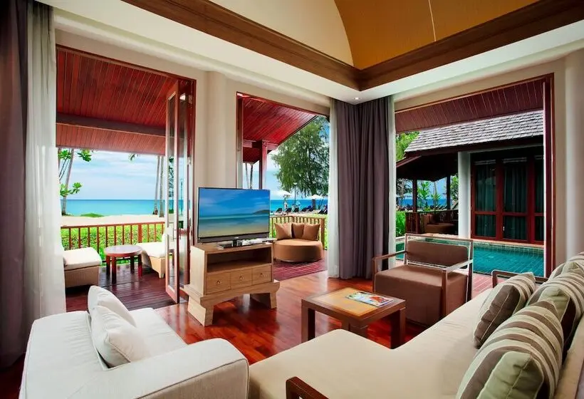 Graceland Khaolak Beachfront Resort