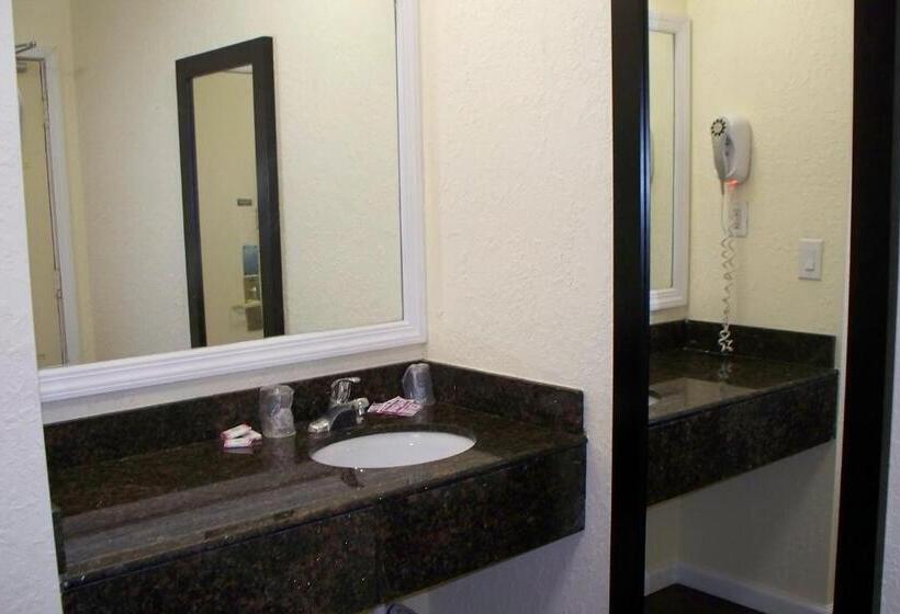 호텔 Budget Inn & Suites