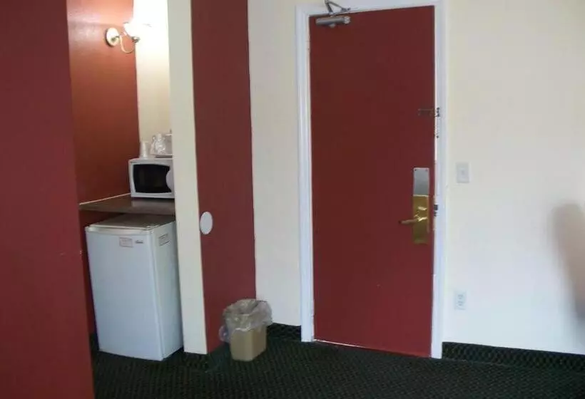 בית מלון כפרי Budget Inn & Suites