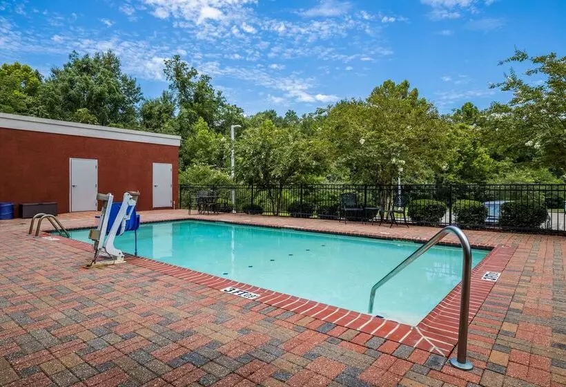 ホテル Comfort Suites Denham Springs