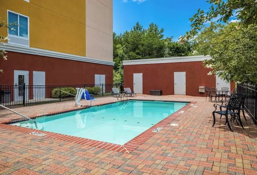 ホテル Comfort Suites Denham Springs