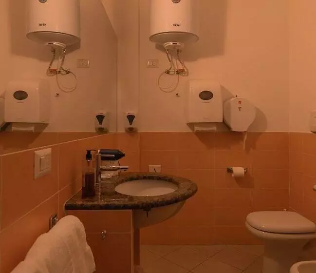 فندق Delta Rooms