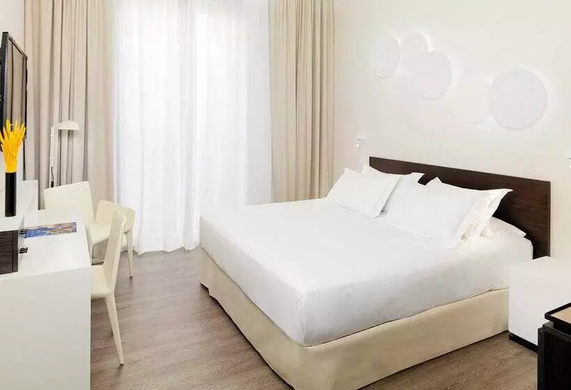 Отель H10 Port Vell 4* Sup