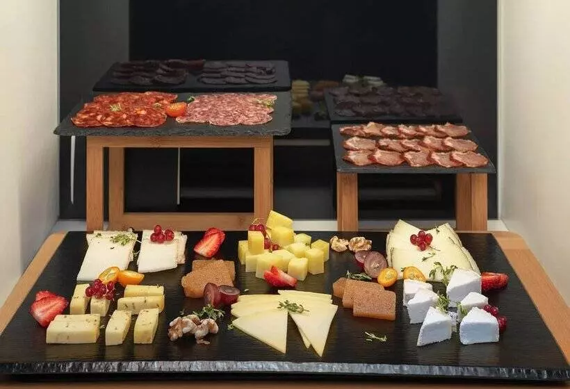 Отель H10 Port Vell 4* Sup