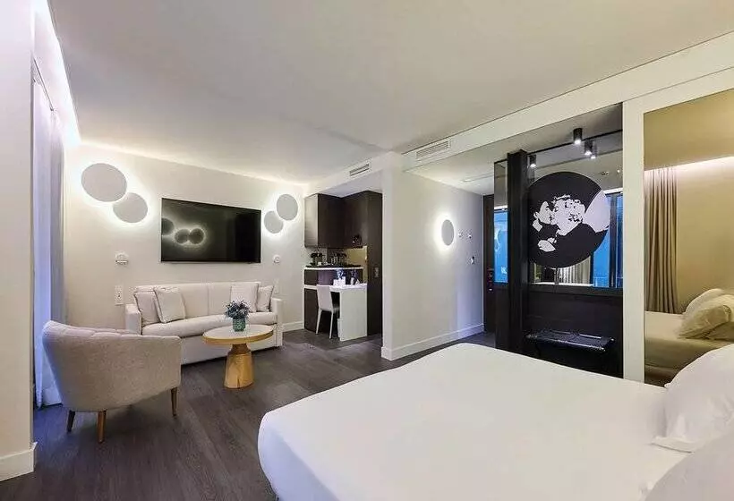 Отель H10 Port Vell 4* Sup