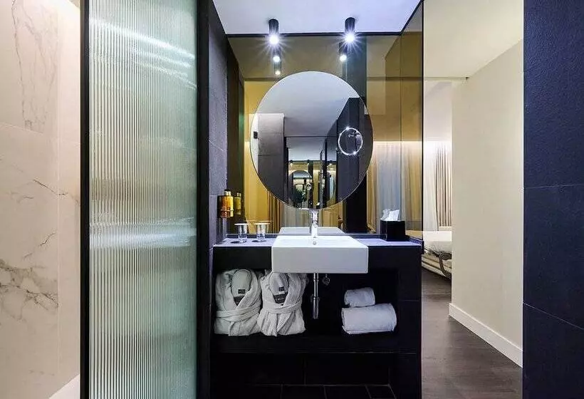 Отель H10 Port Vell 4* Sup