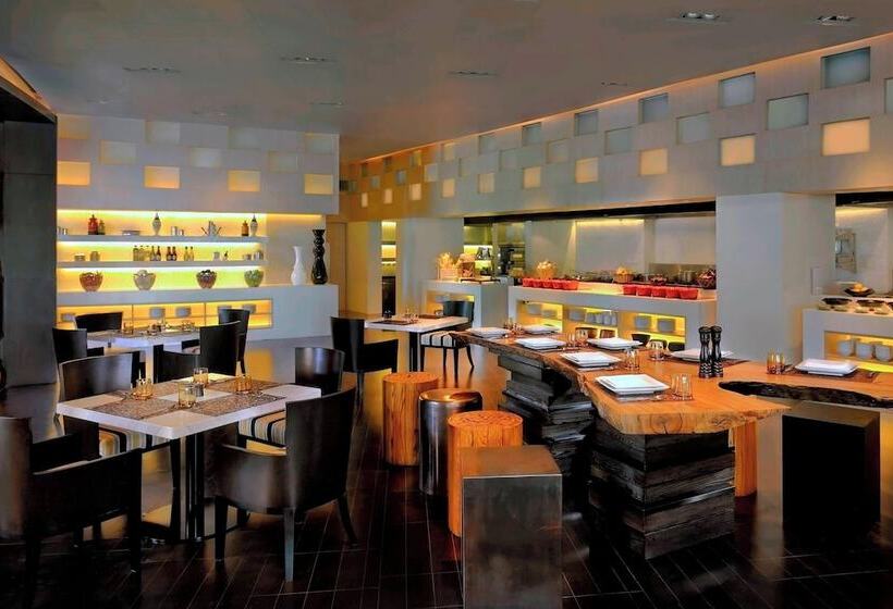 ホテル Jhouse Thonglor