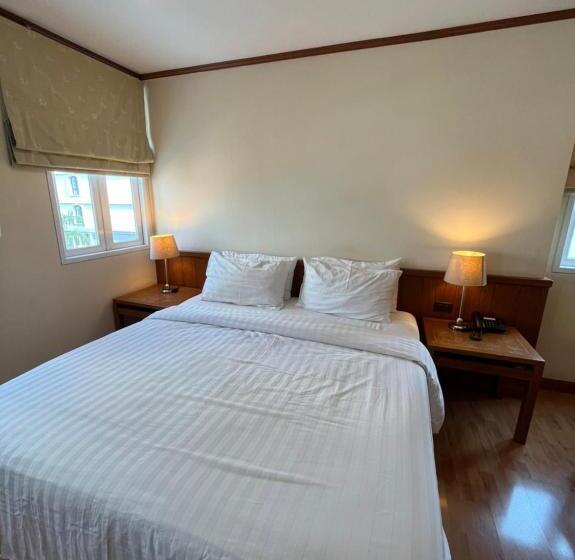 ホテル Jhouse Thonglor