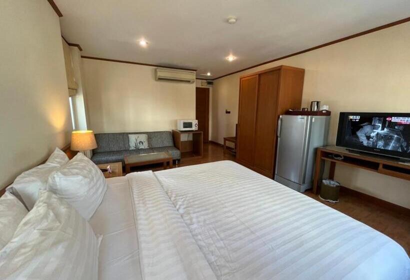 ホテル Jhouse Thonglor