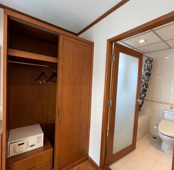 ホテル Jhouse Thonglor