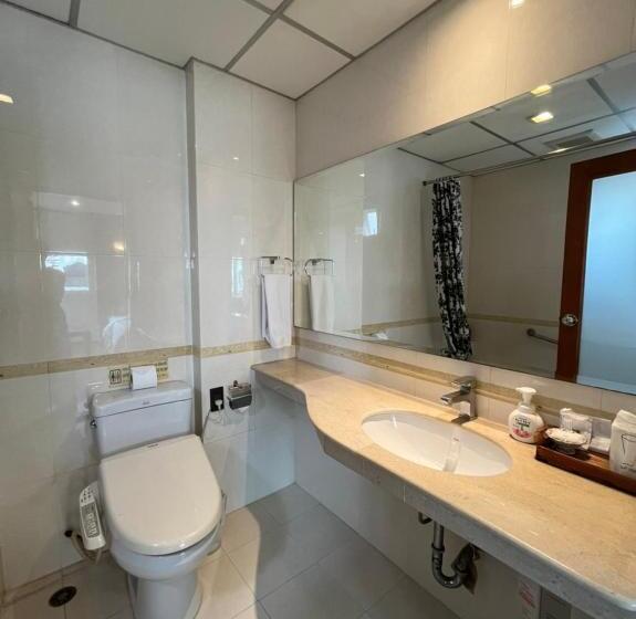 ホテル Jhouse Thonglor