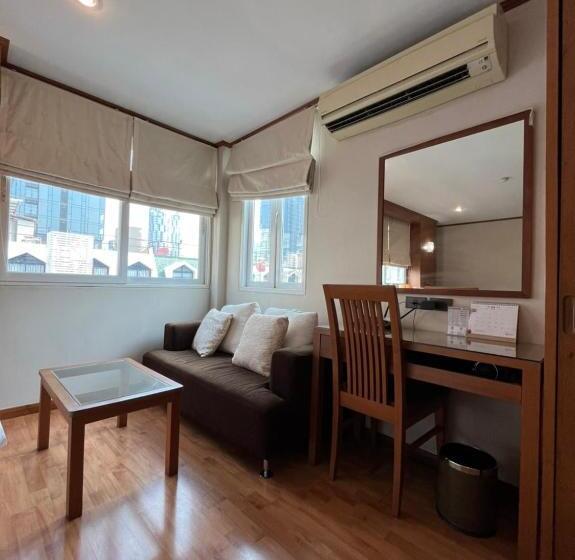 ホテル Jhouse Thonglor