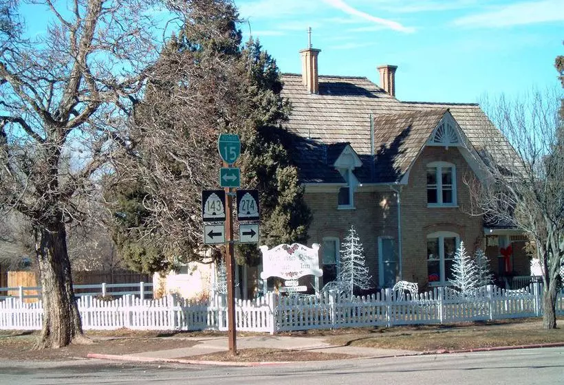 Hotelli Victorian Rose Country Inn