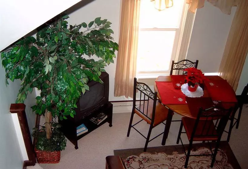 Hotelli Victorian Rose Country Inn