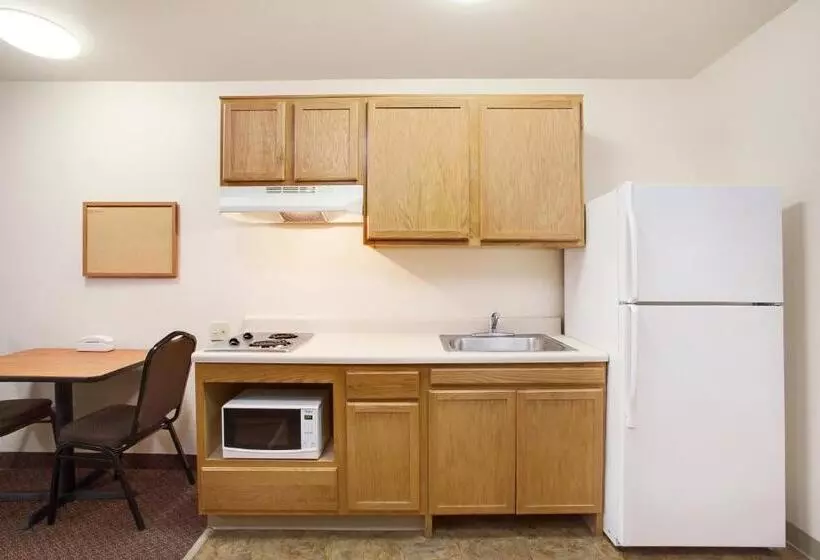 Отель Woodspring Suites San Antonio North Live Oak I35