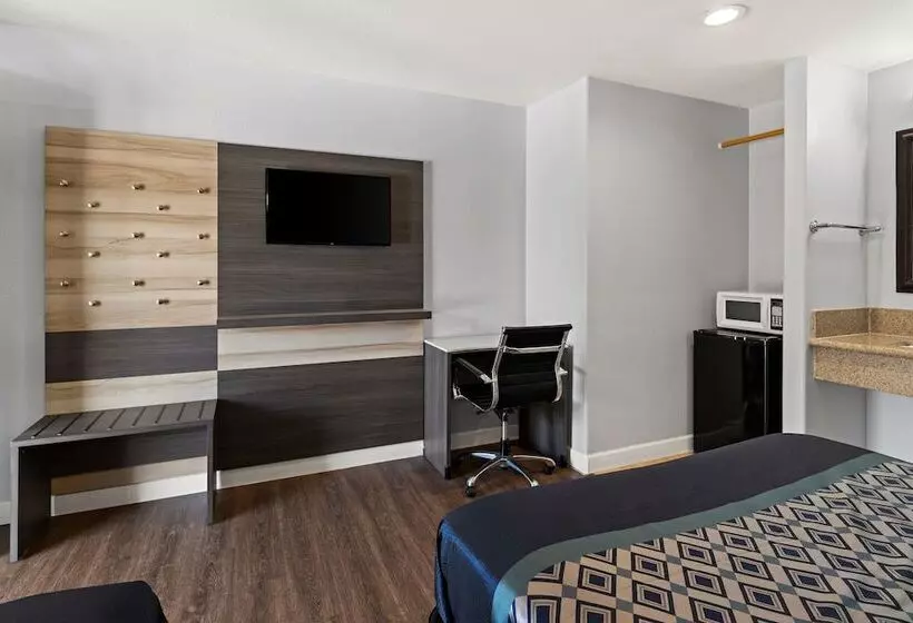 モーテル Bay Breeze Inn