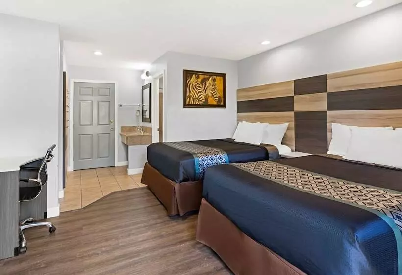 モーテル Bay Breeze Inn