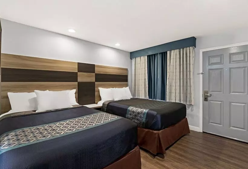 モーテル Bay Breeze Inn