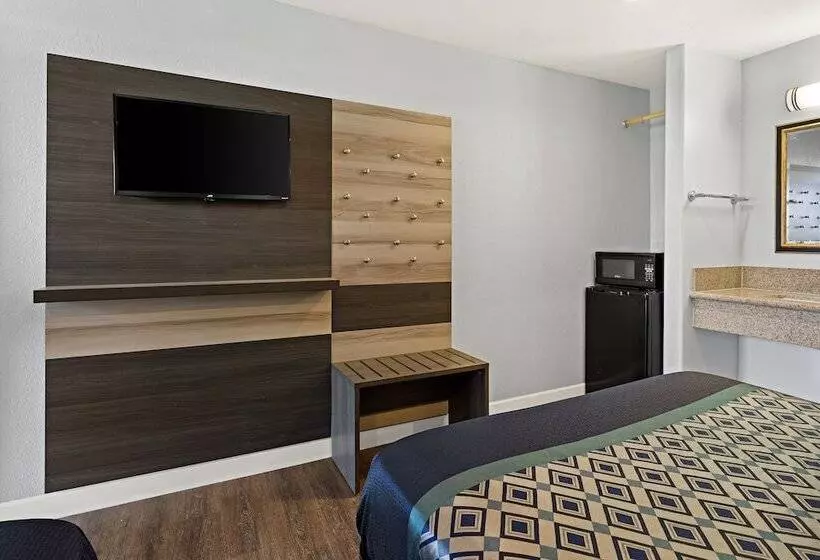 モーテル Bay Breeze Inn