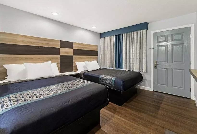 モーテル Bay Breeze Inn