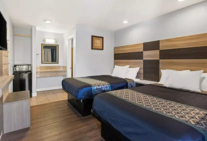 モーテル Bay Breeze Inn