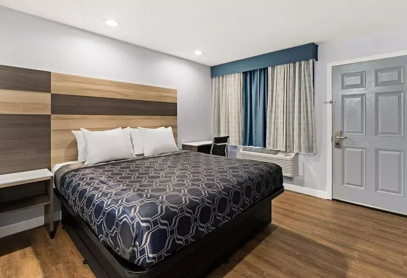 モーテル Bay Breeze Inn