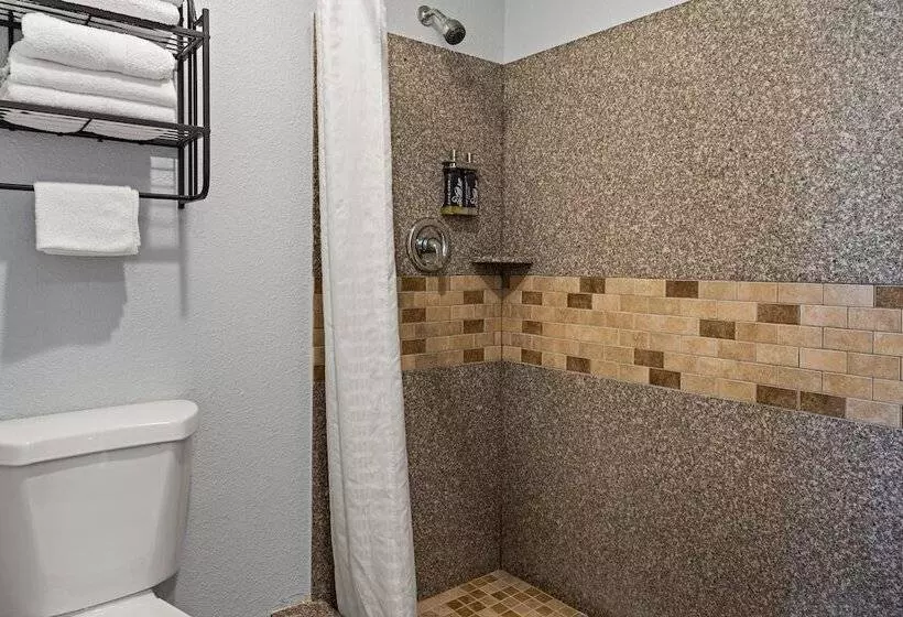 モーテル Bay Breeze Inn