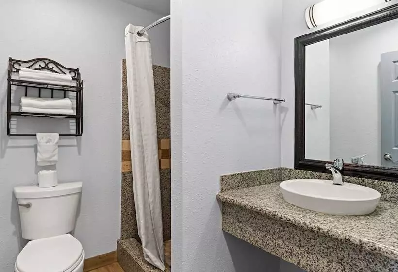 モーテル Bay Breeze Inn