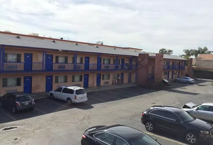 Мотель Budget Inn