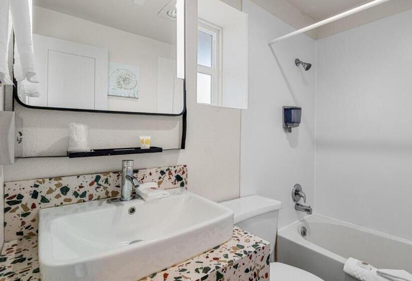 מוטל Seagull Beachfront Inn