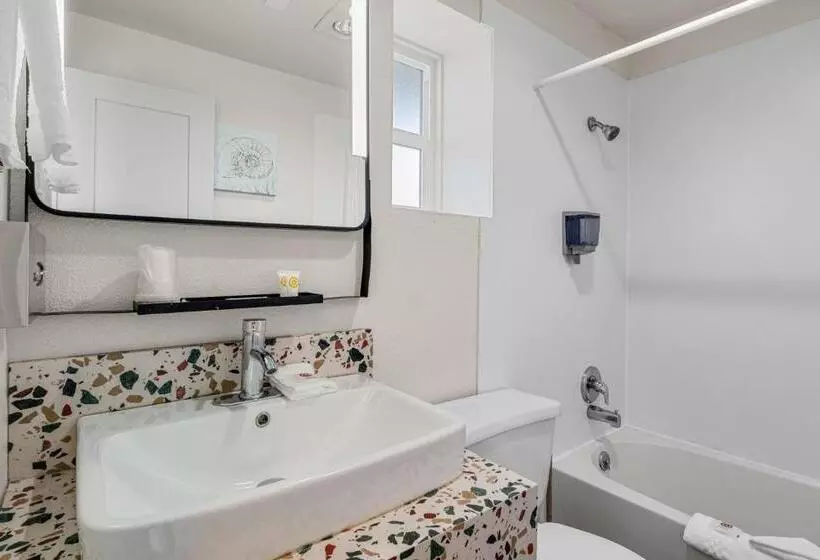 모텔 Seagull Beachfront Inn