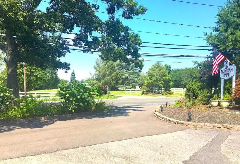 Мотель Shorewood Inn