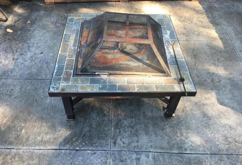 מוטל Shorewood Inn