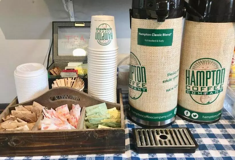 モーテル Shorewood Inn