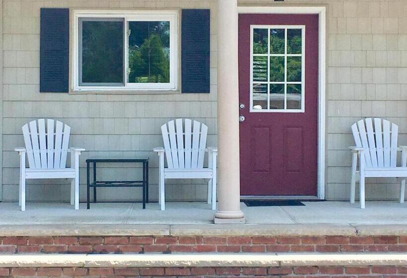 מוטל Shorewood Inn