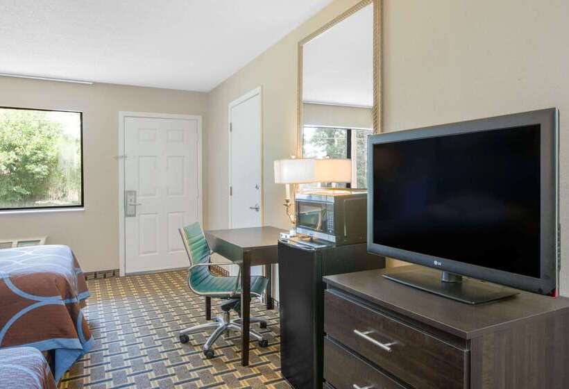 فندق على الطريق Super 8 By Wyndham Brinkley