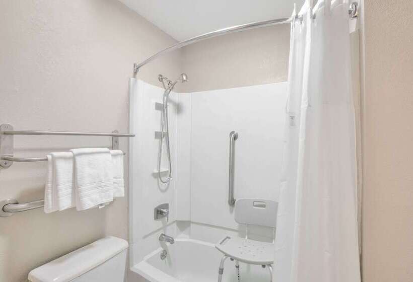 فندق على الطريق Super 8 By Wyndham Brinkley