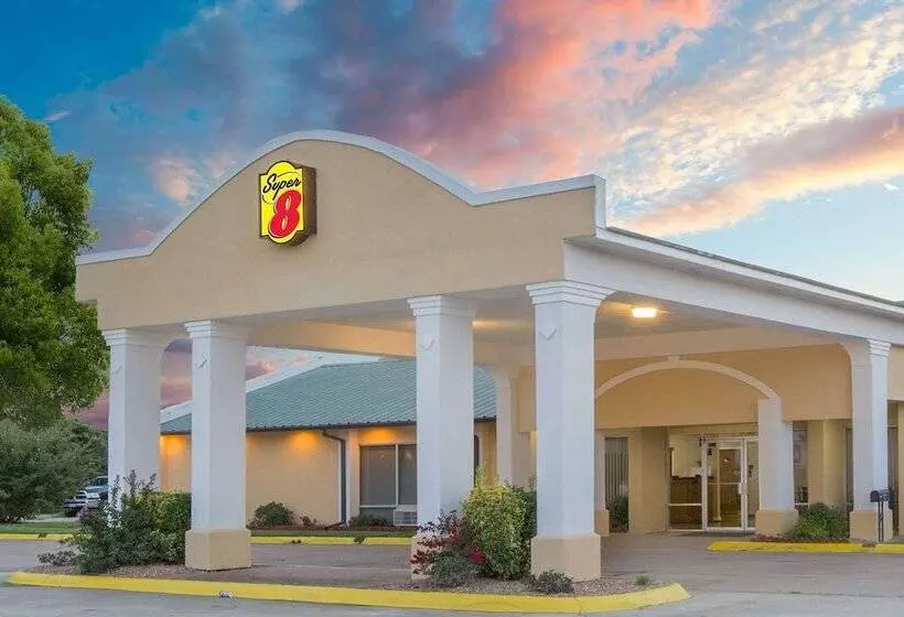 מוטל Super 8 By Wyndham Brinkley