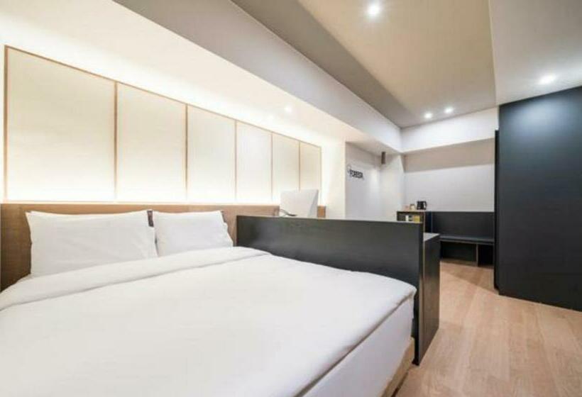 בית מלון כפרי 701