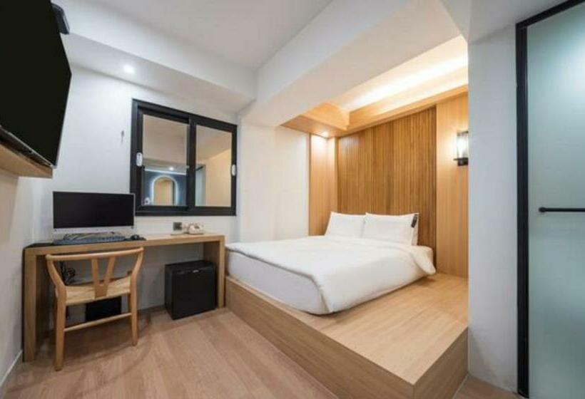 בית מלון כפרי 701