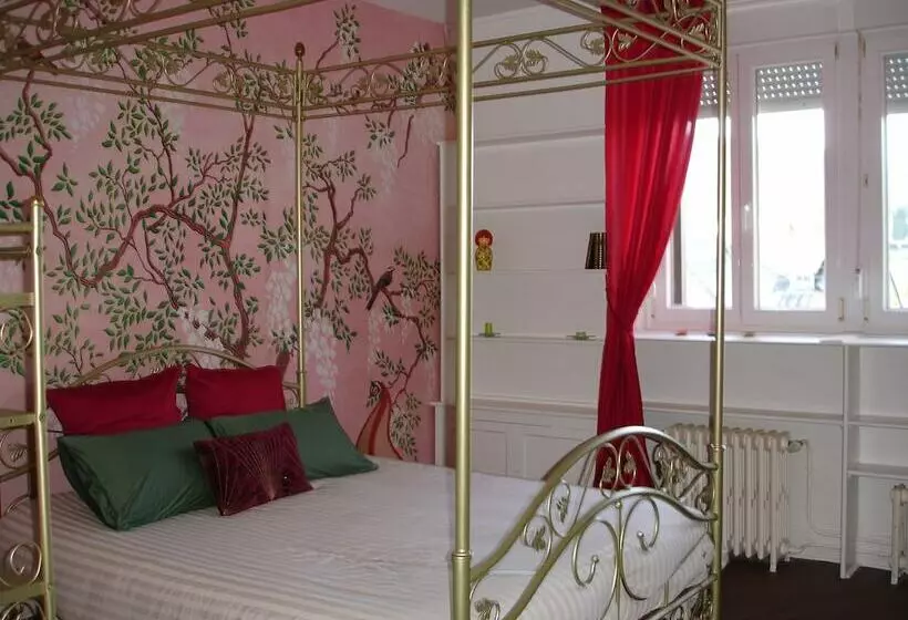 Aamiaismajoitus (B&B) Les Jardins D Aïka