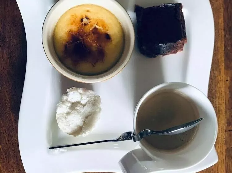 Aamiaismajoitus (B&B) Les Jardins D Aïka