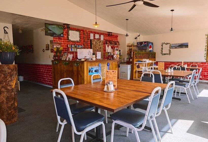 Cozy Corner Motel & Restaurant